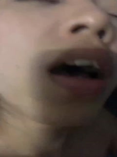 良家小.少妇下班回来.就发骚.想要看她一副.发春.的样子叫声.特别骚没.忍住一分钟给.干射啦_靠